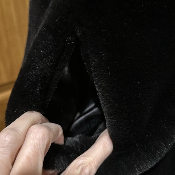 Kristen Blake Faux Fur Vest Size Small - EUC - Picture 4 of 7